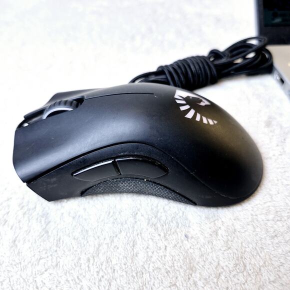 RAZER Deathadder Chroma Team Liquid Edition RZ01-0121 Gaming Mouse - Picture 7 of 8